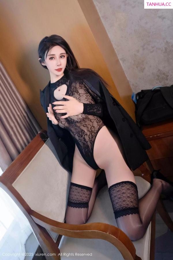   [XiuRen]高清写真图 2025.04.01 No.10095 艺艺yiyi 秘书服务第45张图片